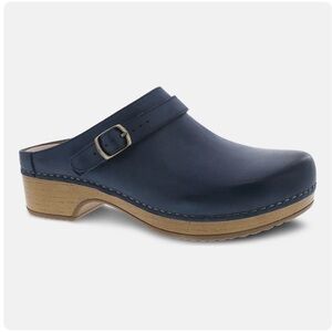 Dansko Berry Women's Navy Clogs